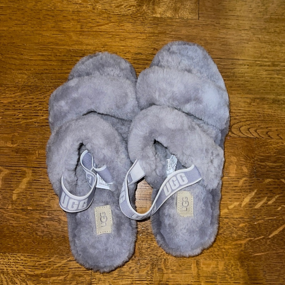 UGG Womens fluff slide slippers